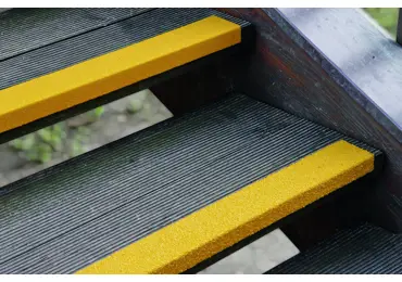 GFK-Antirutsch-Treppenkantenprofil eng – Medium | Premium